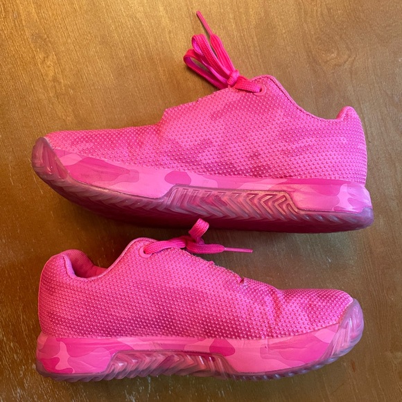 NOBULL neon camo impact pink size 6 women’s shoes - Picture 2 of 3